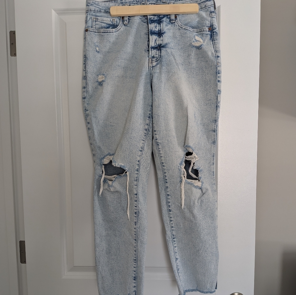 Old Navy Light Wash Distressed Boyfriend Jeans